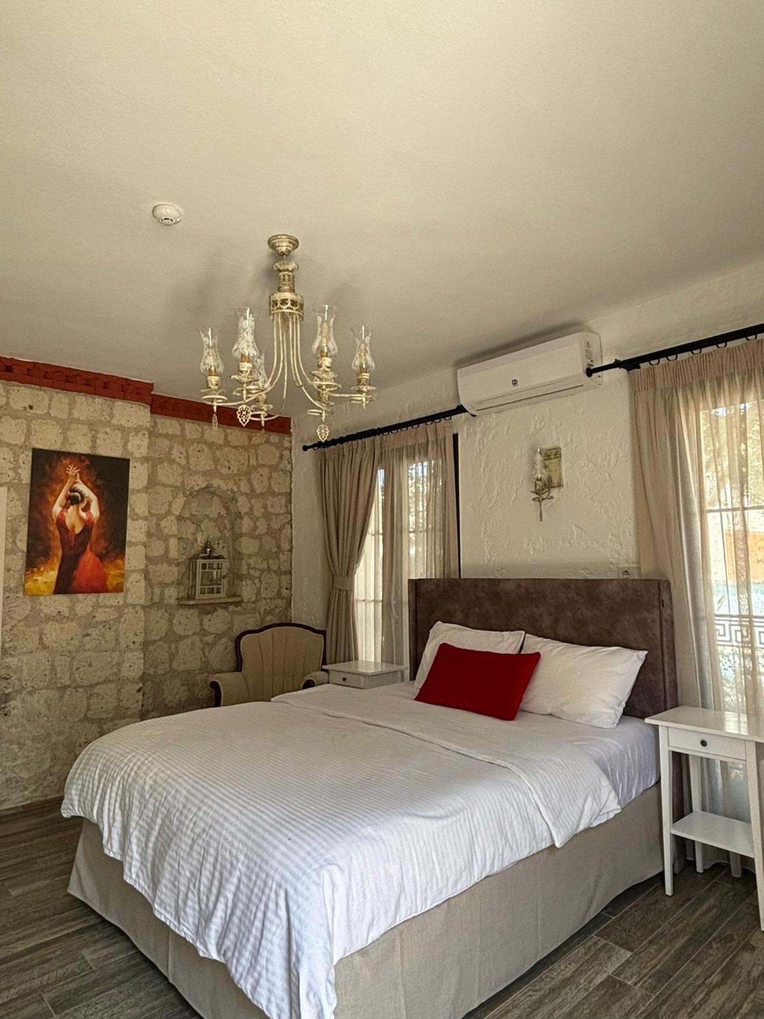 Alacati Albatross Hotel Exteriör bild
